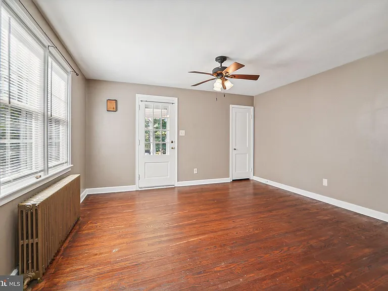 204 Glenmore Ave — Photo 8