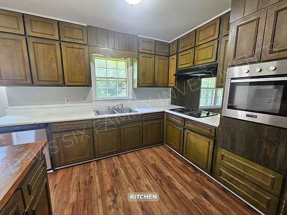 5th image of 3825 Lucerne Dr