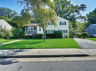 89 Linden Ave, Red Bank, NJ 07701