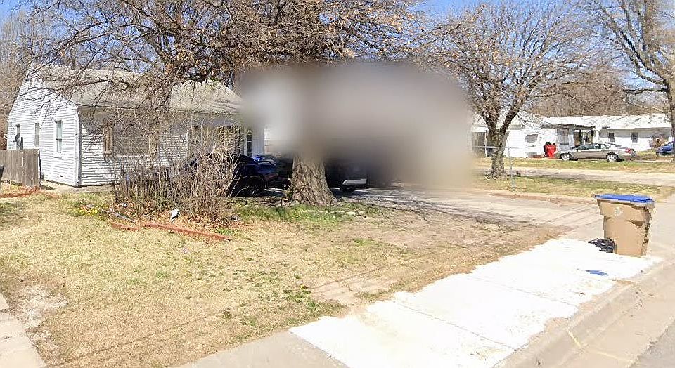 1st image of 815 N Oliver Ave