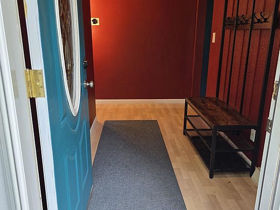 4th image of 902 Moorland Rd