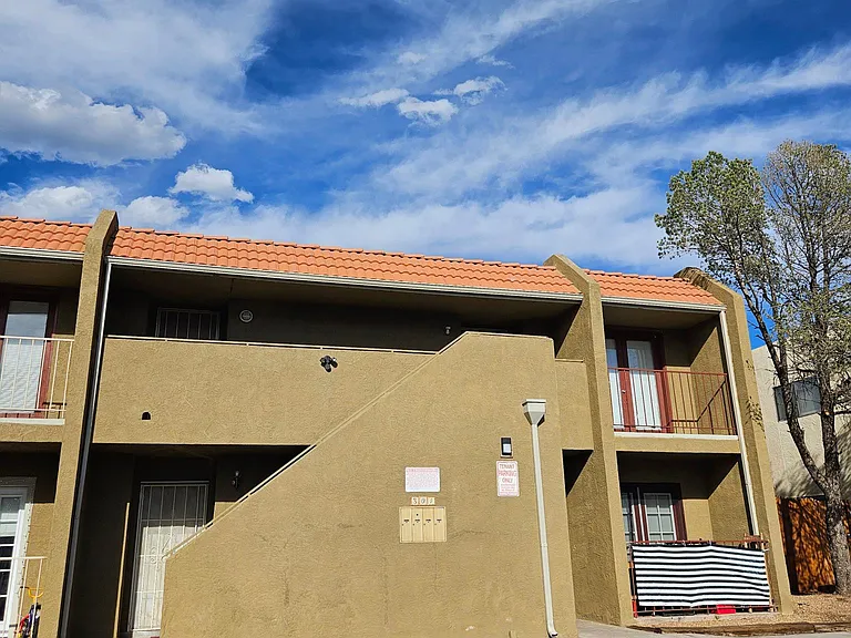 304 Western Skies Dr SE #4 — Photo 2