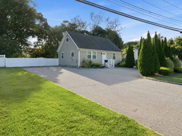 155 Mark Tree Road, Centereach, NY 11720
