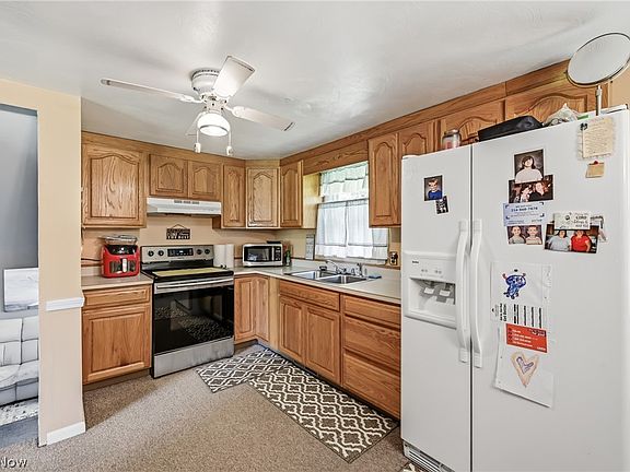 3rd image of 42033 Edward Cir