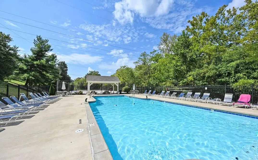 2 bed, 960 sqft, $1,500 — Photo 3