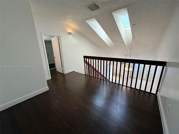 5th image of 1818 Racquet Ct