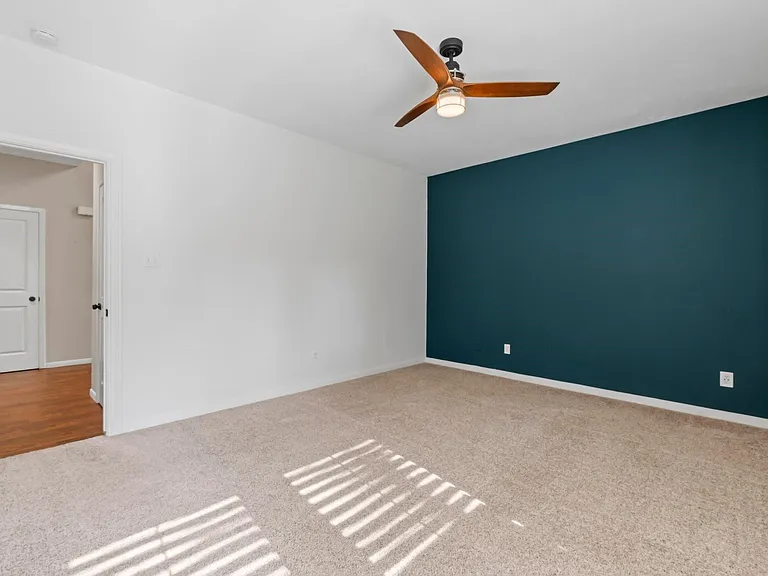 7 Elwood Hills Ct — Photo 29