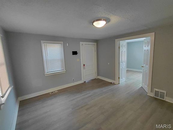 3rd image of 10169 Imperial Dr