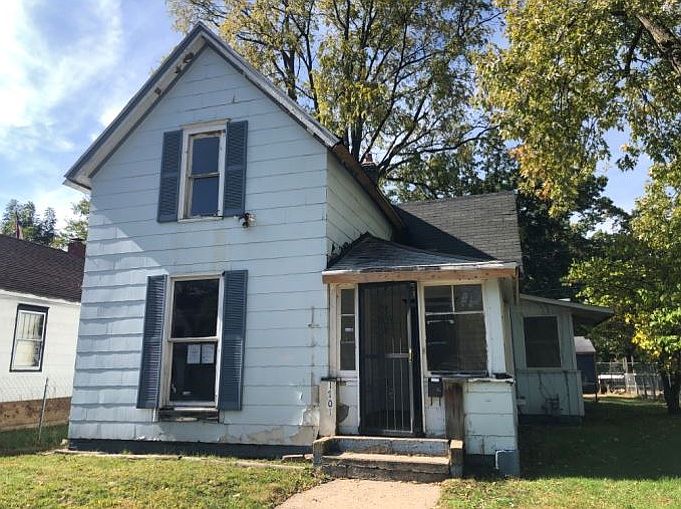 1st image of 1701 Marine St