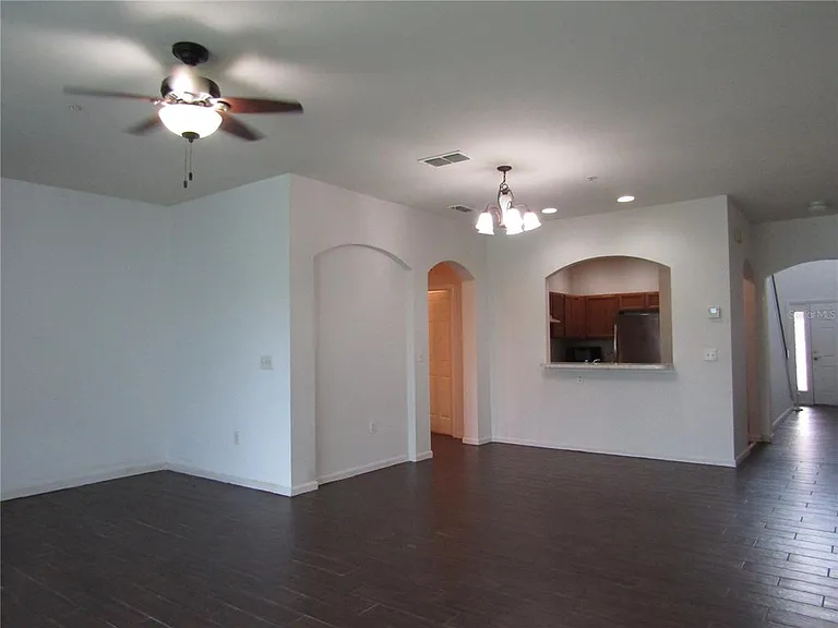 3108 Wentworth Ln — Photo 6