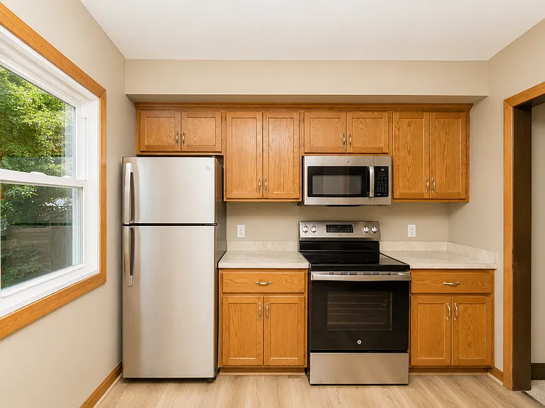 3434 Thomas Ave N — Photo 4