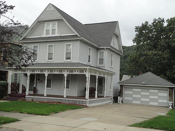 2nd image of 620 W 1st St