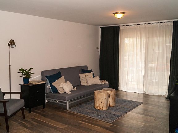 5th image of 828 McIntosh Ct #14104