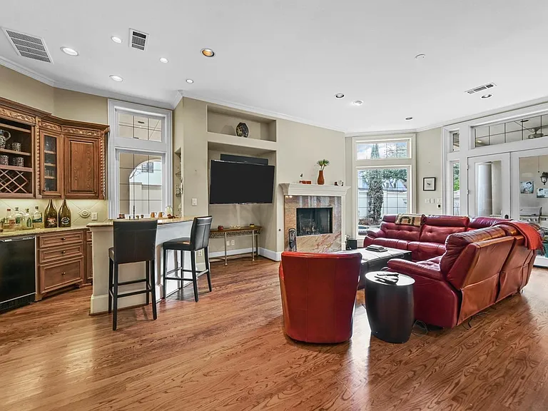 3320 Harvard Ave — Photo 10