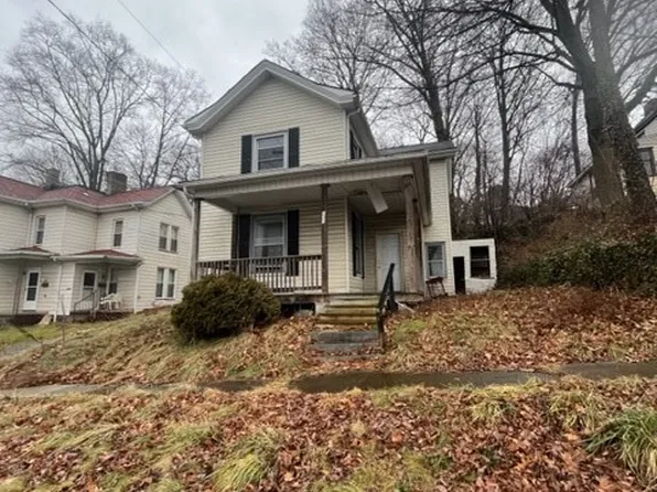 207 S Crawford Ave, New Castle, PA 16101