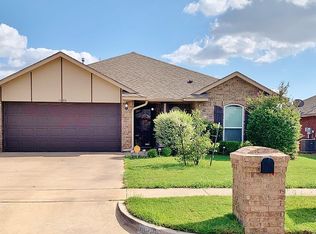 4822 SW Waterstone Pl, Lawton, OK 73505