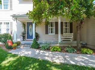 713 NE Bright Ln, Blue Springs, MO 64014