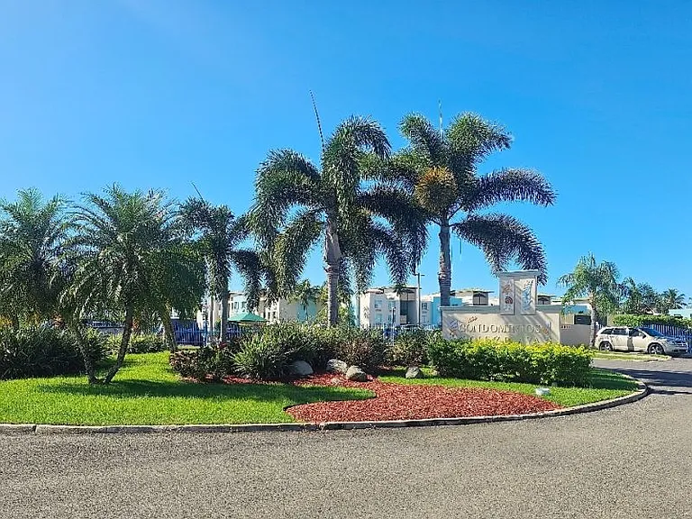 Cond Golf y Playa Apt I-304 Bo Miradero — Photo 1
