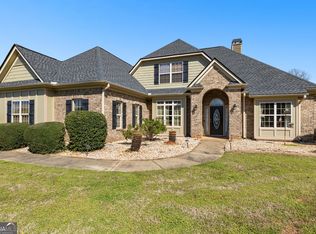21 Hunters Overlook Dr, Senoia, GA 30276