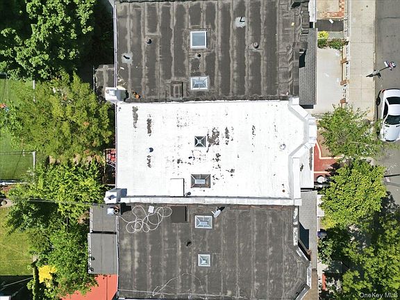 4th image of 3312 Avenue D