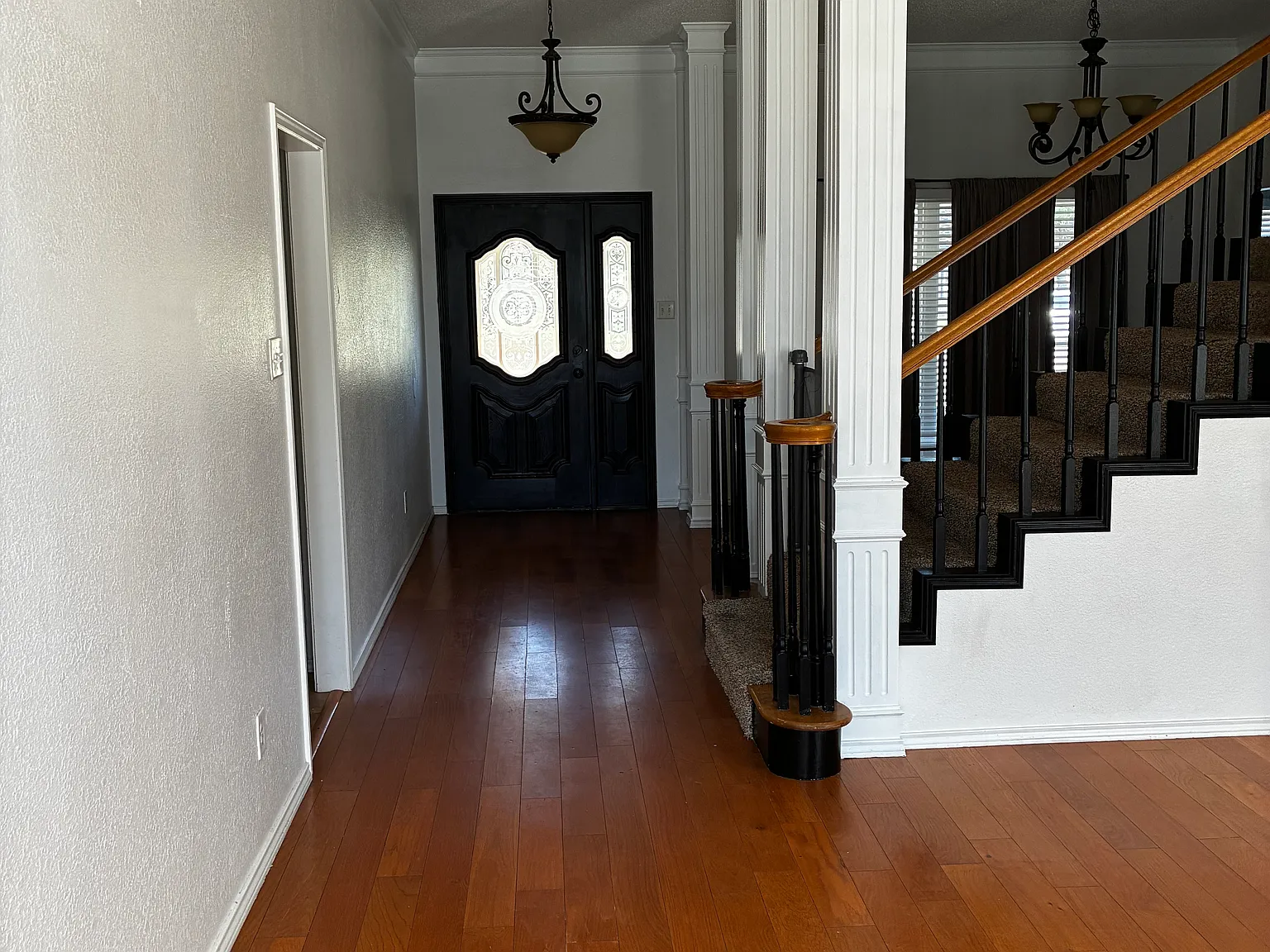 3 bed, 2.5 bath, 2103 sqft, $2,199 — Photo 2