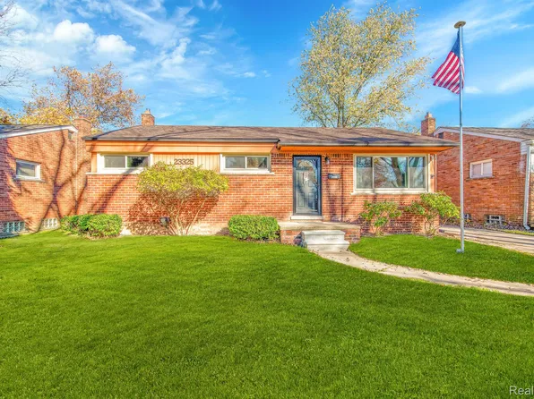 23325 Brookdale Blvd, Saint Clair Shores, MI 48082