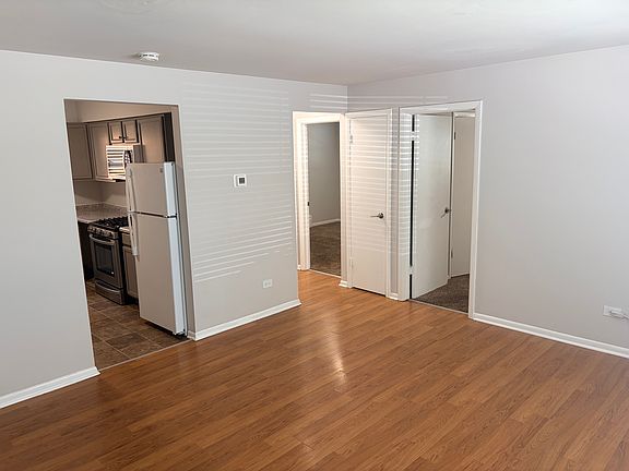 3rd image of 18534 Wildwood Ave APT 1