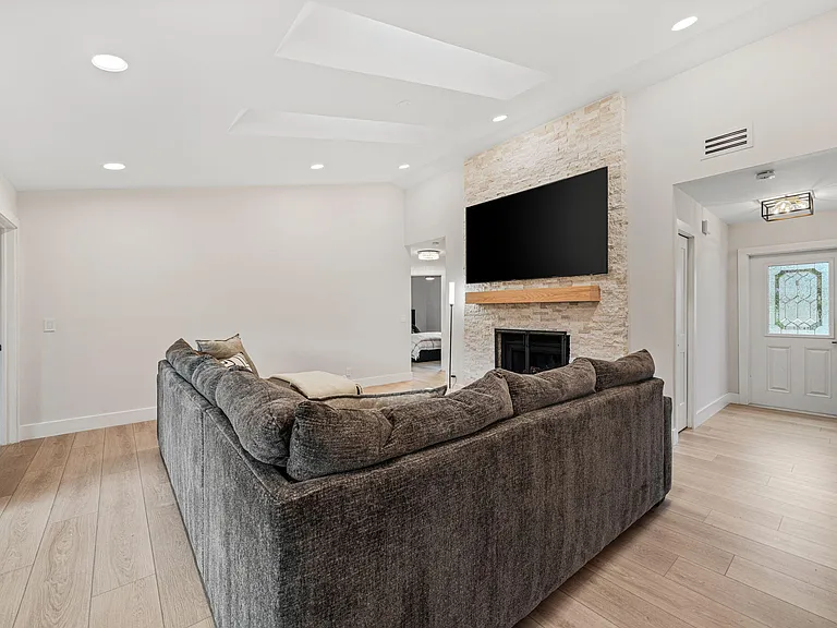 13571 Jonquil Pl — Photo 14