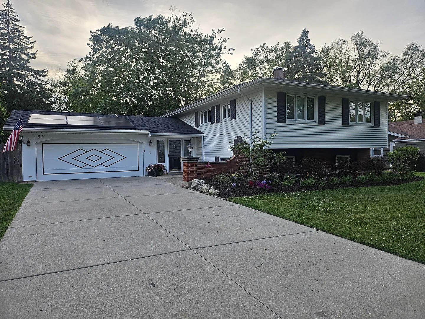 2S156 Hampton Ln photo 1