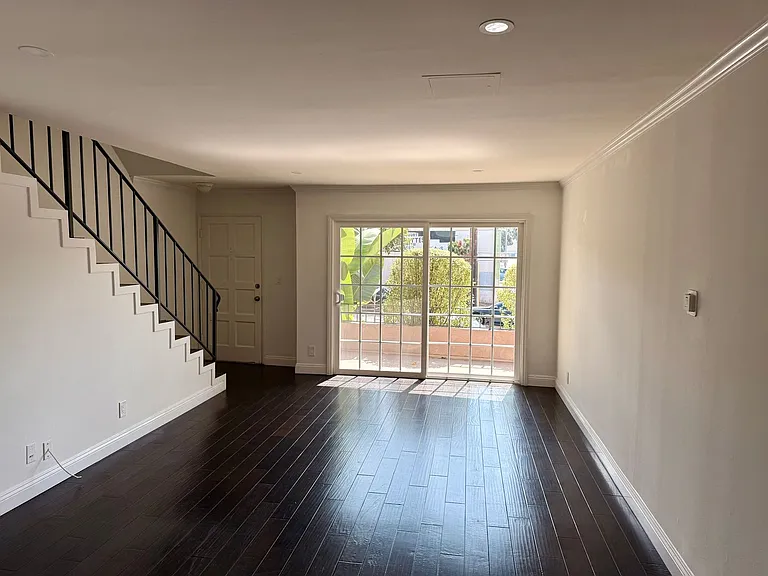 233 S Juanita Ave #1 — Photo 2