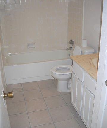 4th image of 7104 Romford Way