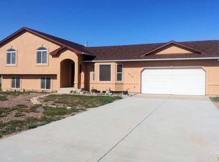 639 E McClave Dr, Pueblo West, CO 81007