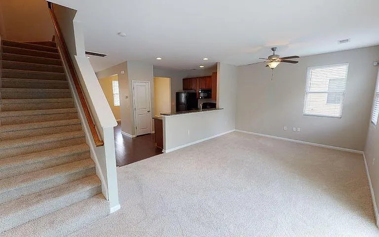 9073 Parlor Dr — Photo 14