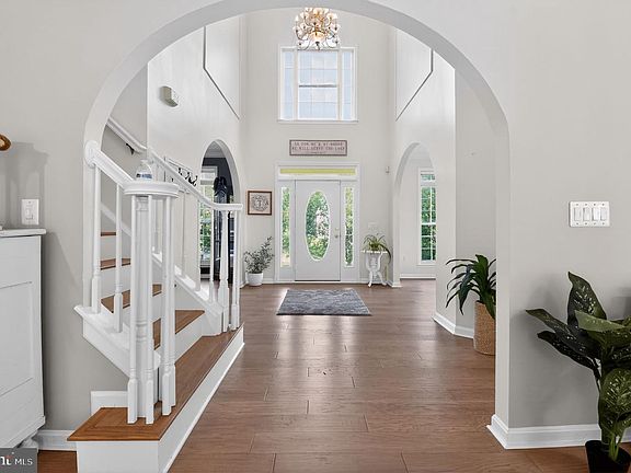3rd image of 90 Oxford Way
