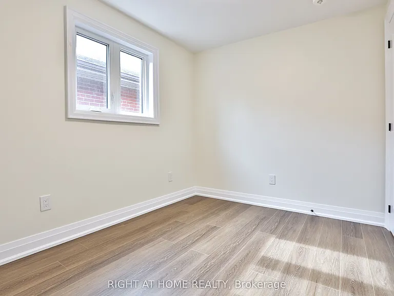 39 15th St #3 — Photo 18
