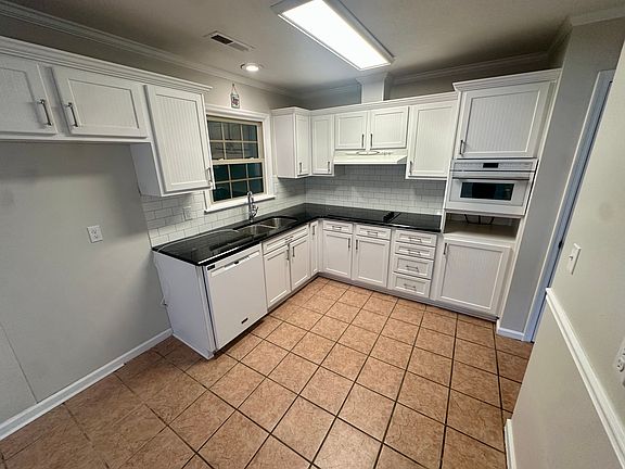 5th image of 1607 Fernwood Cir