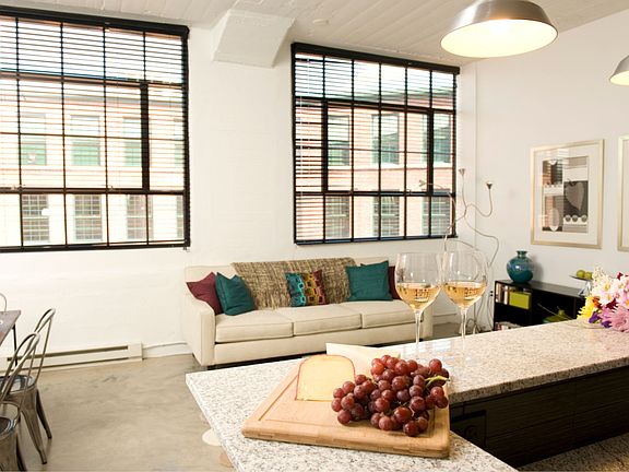 4th image of 40 Locke St #4471180