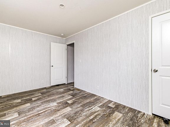 5th image of 29 Applewood Ln