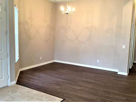 4th image of 11710 Grove Arcade Dr