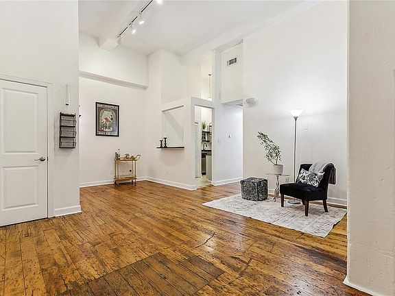 3rd image of 333 Julia St APT 224
