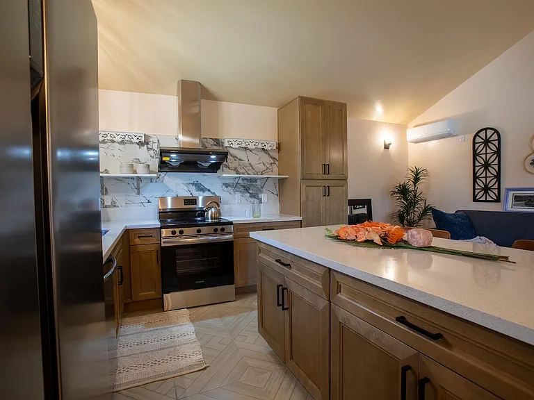 Plenty of storage space for the kitchen.