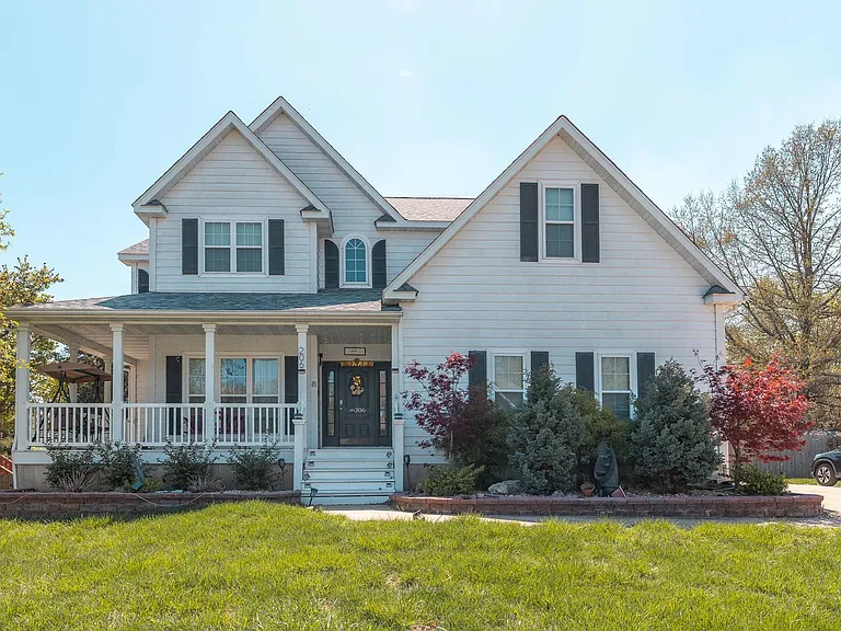 206 Sooter Ln — Photo 1