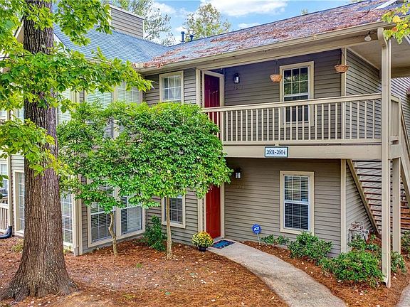 2nd image of 2601 Country Park Dr SE