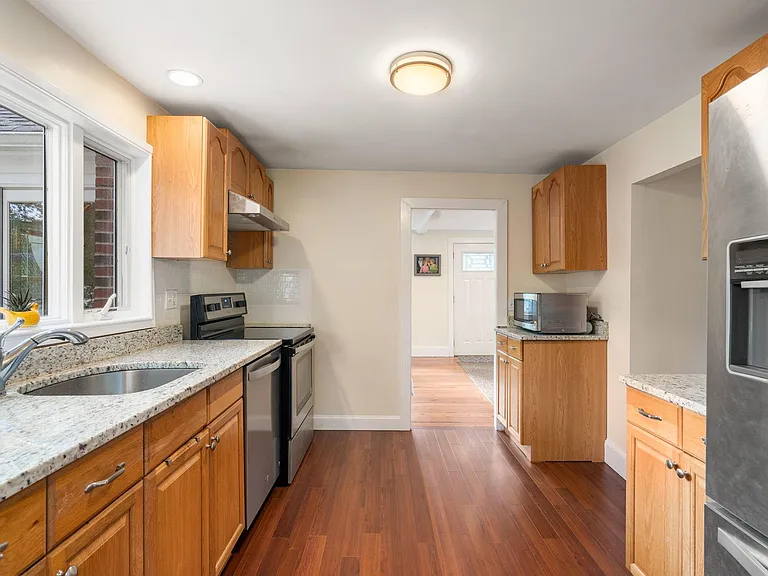 18 Winslow Rd — Photo 5