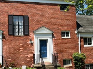 3115 Martha Custis Dr, Alexandria, VA 22302