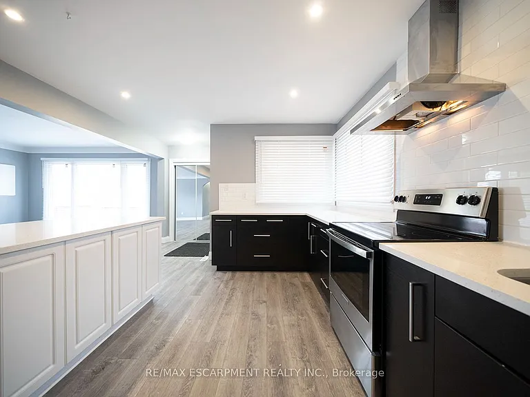 76 Glenview Ave #UPPER — Photo 6