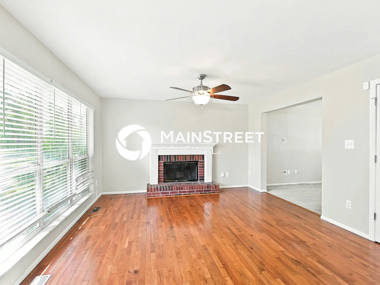 3810 Silas Creek Dr — Photo 3