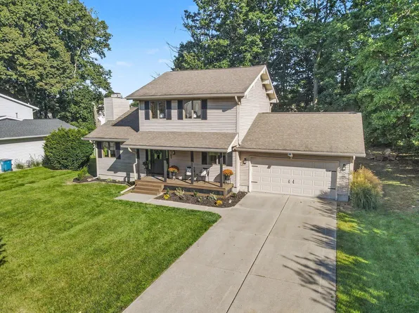 6785 Gran Via Dr NE, Rockford, MI 49341