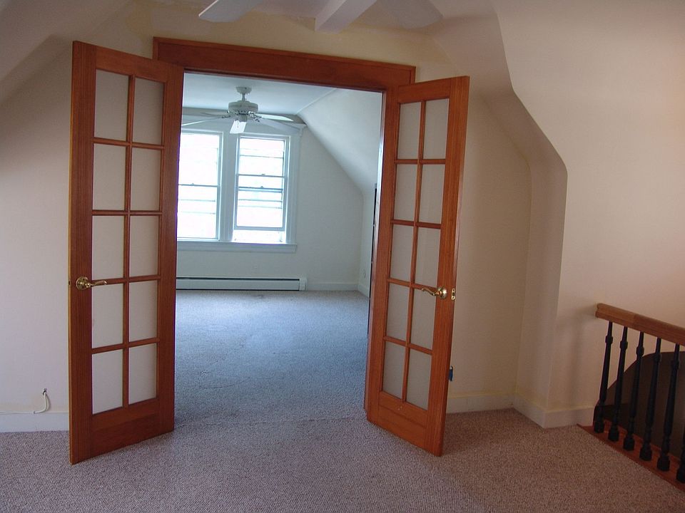 Livingroom to Bdrm