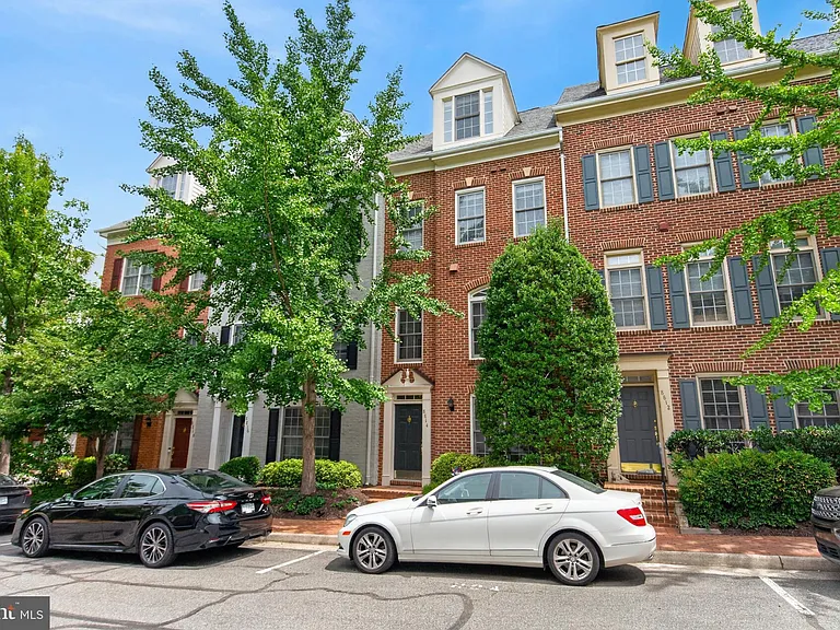 8814 Hunting Lodge Ct — Photo 2